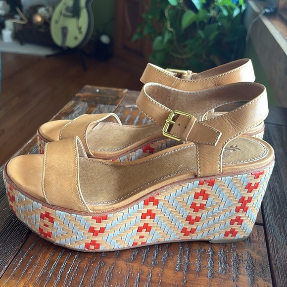 Frye RARE Wedge Platforms Ankle Strap Leather Tan gray red tan basket weave - Picture 8 of 17